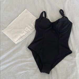 Cupshe Black One Piece Swimsuit with Sweetheart Neckline